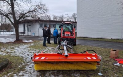 MČ Praha-Běchovice převzala nový traktor Kioti DK6020C