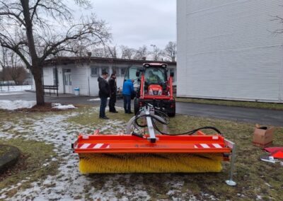 MČ Praha-Běchovice převzala nový traktor Kioti DK6020C